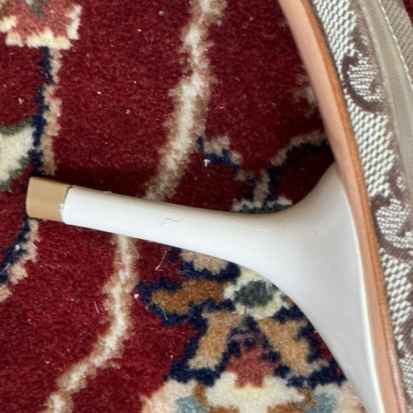 🍁SOLD🍁Gucci Monogram Mules - Picture 10 of 15